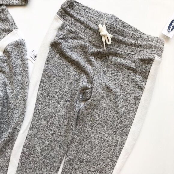 Old Navy NWT plush hoodie/jogger set XS(5T)/S(6Y) - Picture 3 of 8